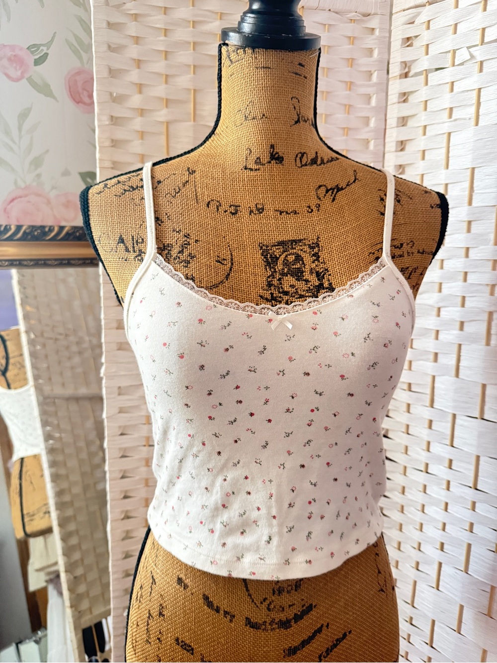 Cream Floral Lace-Trim Cami Crop Tank
